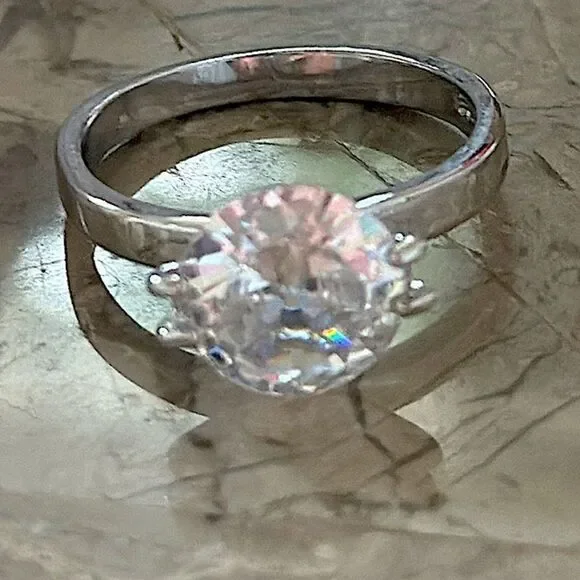 18K Gold Plated Cubic Zirconia Ring! - Picture 9 of 9